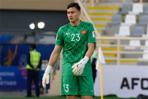 Đặng Văn Lâm di chuyển hành xác về nước hội quân cùng đội tuyển Việt Nam