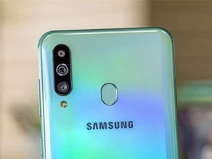 Trên tay smartphone Samsung 3 camera sau, chip S675, RAM 6 GB, giá ‘mềm’