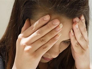 Lần thứ hai bên nhau sau một tháng làm vợ, tôi bị chồng hất văng ra khỏi giường, câu nói của anh làm tôi vừa nhục nhã vừa ức nghẹn họng