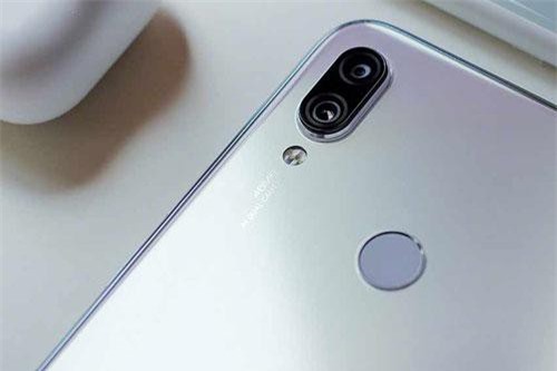 Trên tay Xiaomi Redmi Note 7 phiên bản màu trắng, giá 4,99 triệu đồng