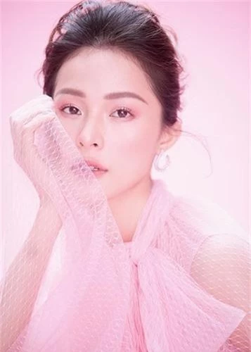 Hạ Vi xinh đẹp tuyệt trần sau 2 năm chia tay Cường Đô la - Hình 7 Ha Vi xinh dep tuyet tran sau 2 nam chia tay Cuong Do la-Hinh-7