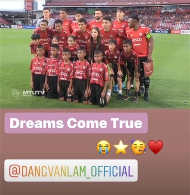 Dang Van Lam and his sister in Muangthong United's match in Thai League 2019