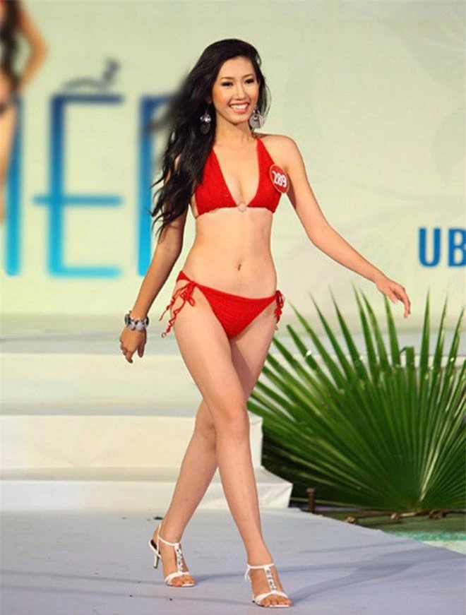 Thuý Ngân từng nhận nhiều đánh giá tích cực thời điểm thi Hoa hậu Việt Nam 2010 bởi chiều cao 1m70 và số đo 90-60-89