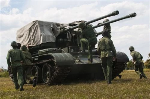  Về T-55, Quân đội Cuba cải hoán số lượng lớn sang làm pháo phòng không tự hành 2 nòng 57mm. Ảnh: Global Security