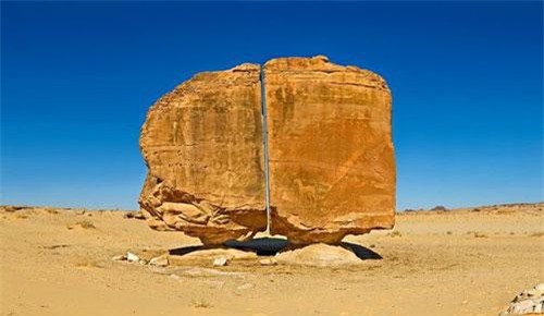 Một trong những bí ẩn lớn nhất của nhân loại: Vết cắt chia đôi khối đá nhẵn nhũi đến khó tin, muốn tới khám phá lại càng khó hơn