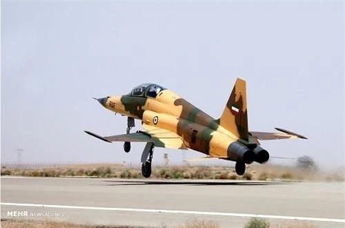  Giới chức Iran tuyên bố, Kosar có hai phiên bản: Một ghế lái và hai ghế lái để huấn luyện phi công chiến đấu. Ảnh: MEHR