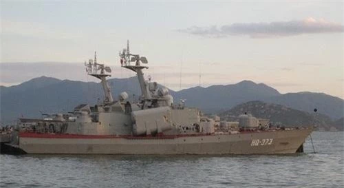 Tàu tên lửa Molniya 1241.RE (Tarantul) được trang bị 4 tên lửa chống hạm P-15 Termit. Ảnh: Quân đội nhân dân.