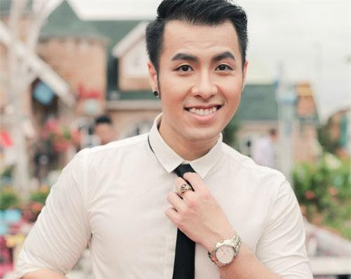 Sau ca phẫu thuật hút mỡ toàn thân, Akira Phan tái xuất với nhan sắc khác lạ