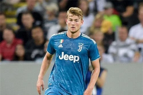 4. Matthijs de Ligt (Juventus, mức lương 245.000 bảng/tuần).