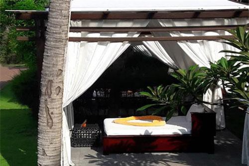 Ngây ngất sau bữa tiệc công ty, nữ trưởng phòng làm chuyện tày đình với đồng nghiệp