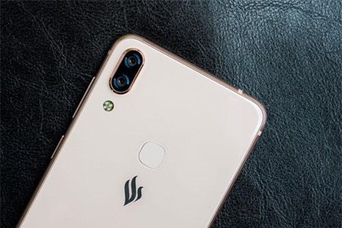 Vsmart Active 1 Plus giảm giá 1,2 triệu đồng