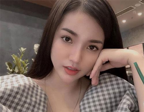 Gái Việt sở hữu vòng 1 lên đến 108cm được báo Trung khen ngợi hết lời, tiết lộ bất ngờ về quá khứ