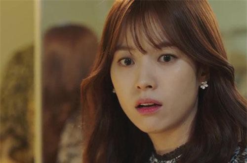 Nghe câu lỡ lời của bà giúp việc nhà hàng xóm, tôi ngã ngửa khi biết sự thật chồng đi "công tác"