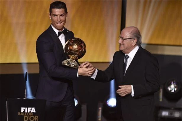 ronaldo, messi, messi và ronaldo, real madrid, chủ tịch fifia, quả bóng vàng, sepp blatter