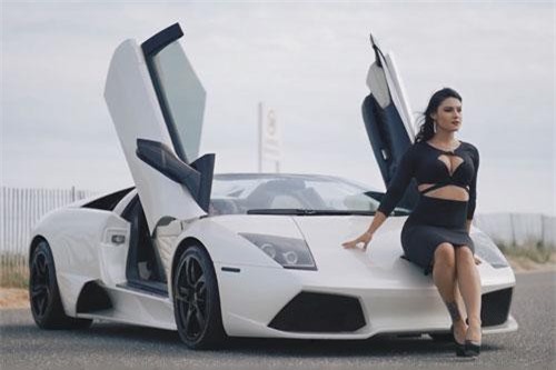 Khoe dáng bên siêu xe Audi R8, Lamborghini Huracan; mỹ nhân nóng bỏng ‘đốn tim’ cánh mày râu 