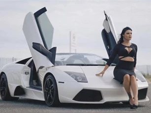 Khoe dáng bên siêu xe Audi R8, Lamborghini Huracan; mỹ nhân nóng bỏng ‘đốn tim’ cánh mày râu
