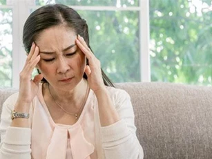 Thấy con gái xanh xao vàng vọt, tôi sốt ruột đưa con đi khám nhưng khi biết nguyên nhân thật sự thì tôi sốc đến mức phải nhập viện cấp cứu