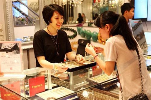 Giá vàng ngày 27/8: Đồng USD tăng cao, giá vàng giảm mạnh