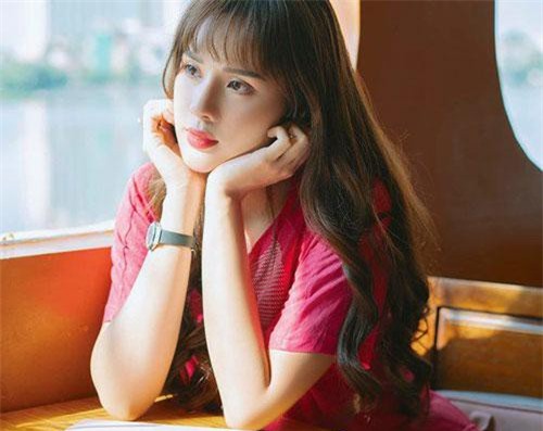 Bạn gái "hoa hậu" của cầu thủ Trọng Đại khoe ảnh nuột nà "thả thính" mùi mẫn