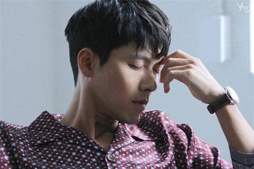 Hyun Bin chứng tỏ đẳng cấp "tường thành nhan sắc" vượt mặt Song Joong Ki ở độ tuổi U40