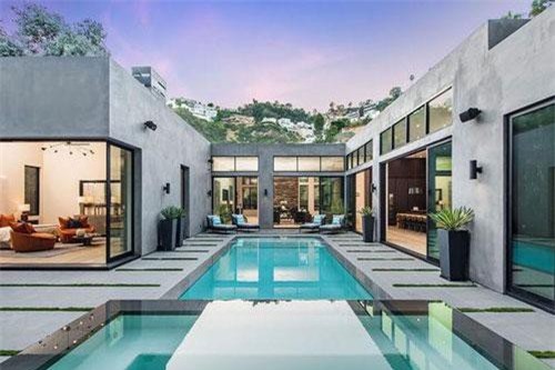 Biệt thự của đồng sáng lập Uber và vợ gốc Việt có gì?