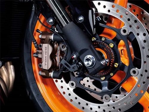 Hệ thống phanh trên xe máy: CBS hay ABS tốt hơn?