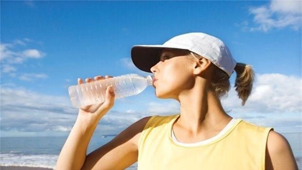 how-to-detox-your-lungs-drink-plenty-of-water