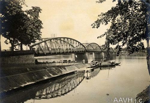 Ảnh cực quý về cầu Trường Tiền một thế kỷ trước