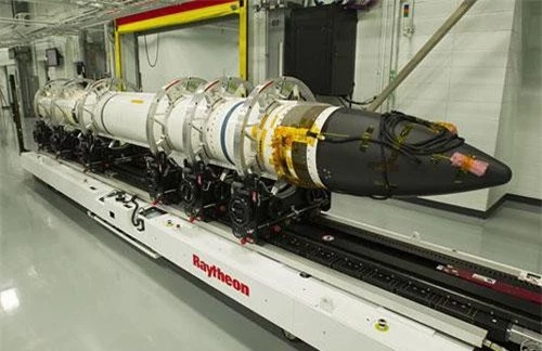 Tên lửa SM-3 của nhà thầu quốc phòng Raytheon. Ảnh: Raytheon.