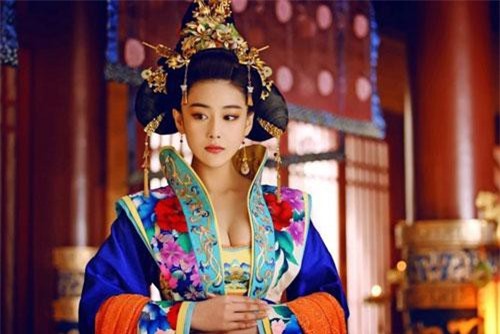 Kỹ nữ khiến hoàng đế Trung Hoa mê đắm, trở thành hoàng hậu thâu tóm mọi quyền hành