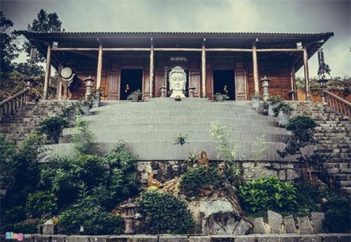 Lặng ngắm ngôi chùa 'trên mây' đẹp khó tin ở Tây Nguyên