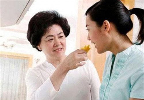 Mẹ chồng tâm sự chuyện phòng the khiến con dâu khiếp vía