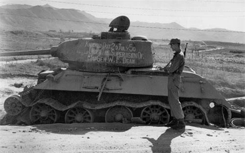 Chiếc xe tăng này (của quân đội Triều Tiên) bị các binh sĩ do tướng Mỹ Dean chỉ huy loại khỏi vòng chiến đấu vào ngày 20/7/1950. Ảnh: National Interest.
