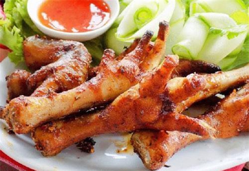 Trời mát, ngon đã miệng với loạt món nhậu lai dai hấp dẫn từ chân gà