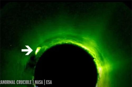 CLIP: Người ngoài hành tinh sử dụng năng lượng Mặt trời để chuyến hóa thành nhiên liệu