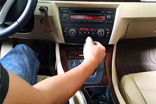 Những điều cần lưu ý khi lái ôtô số tự động