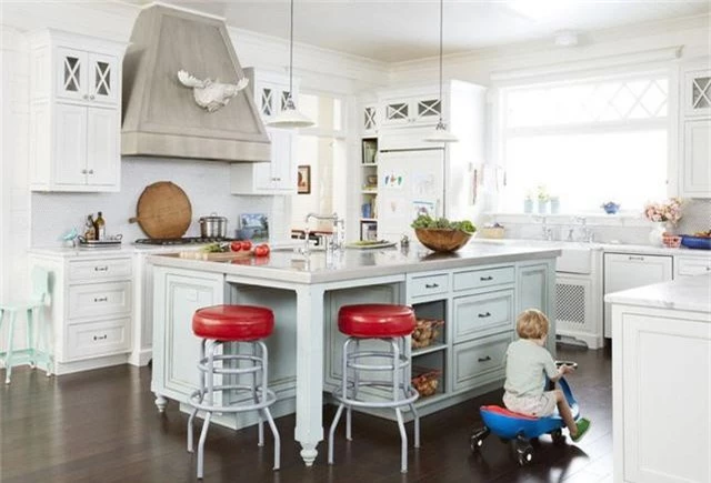 10 gam màu giúp căn bếp nhỏ trở thành điểm nhấn khó quên cho ngôi nhà  - Ảnh 4.