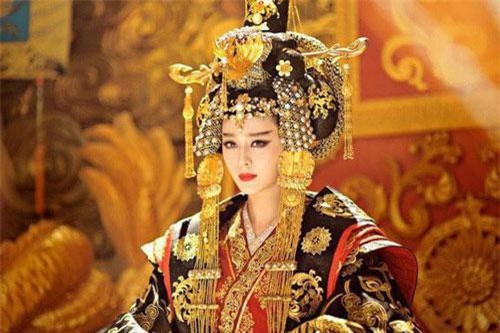 CLIP HOT (29/8): 4 nữ đế vương khiến hậu thế trầm trồ về tài năng chính trị và quân sự, ‘bỏng mắt’ trước thể hình của Nữ hoàng phòng gym gốc Á