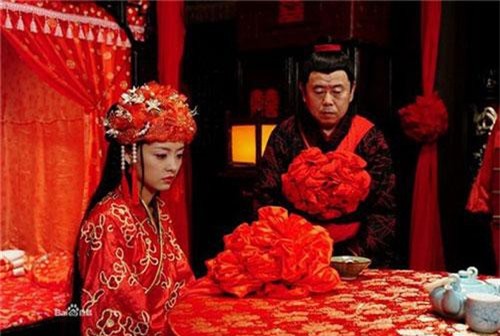 Phan Kim Li&#xEA;n v&#xE0; n&#x1ED7;i oan ng&#xE0;n n&#x103;m ch&#x1B0;a th&#x1EC3; x&#xF3;a b&#x1ECF;