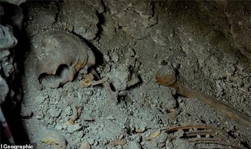 Hài cốt nữ hoàng Maya 1.500 năm tuổi bên trong kim tự tháp ở Guatemala