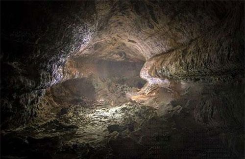 Con người sẽ sống trong các hang động ngầm trên Mặt Trăng