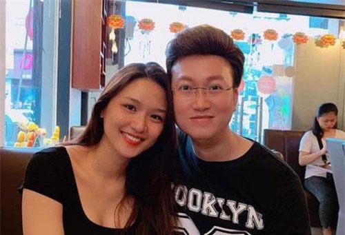 Sỹ Luân lần đầu công khai nhan sắc xinh đẹp của bạn gái sau 6 năm yêu bí mật gây bất ngờ