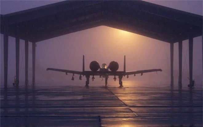 Hãy quên F-35 đi: Lợn lòi A-10 sẽ tiếp tục thống trị chiến trường với đôi cánh mới? - Ảnh 3.