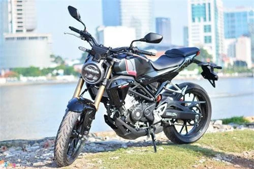 Mẫu naked-bike 150 cc Honda CB150R 2019 được ra mắt tháng 9/2018, giới thiệu đến thị trường Đông Nam Á tại Bangkok Motorshow 2019 và chính thức về Việt Nam hồi tháng 4/2019 với giá bán chính hãng 105 triệu đồng. Xe có 2 màu cho khách hàng lựa chọn là đỏ-đen-bạc và đen-bạc.