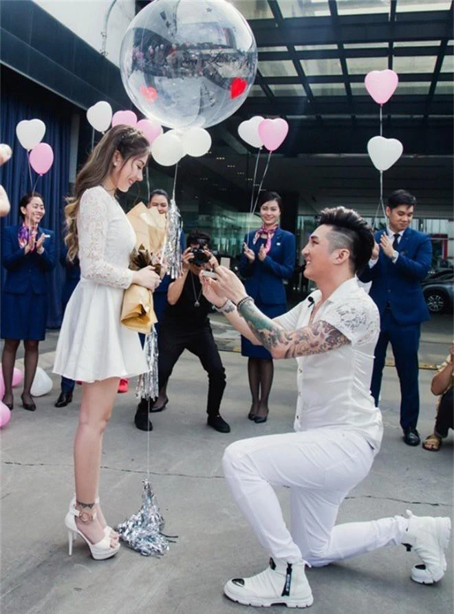 Lâm Chấn Khang tung thiệp cưới, xác nhận tổ chức hôn lễ với bạn gái sau 17 năm chung sống - Ảnh 2.