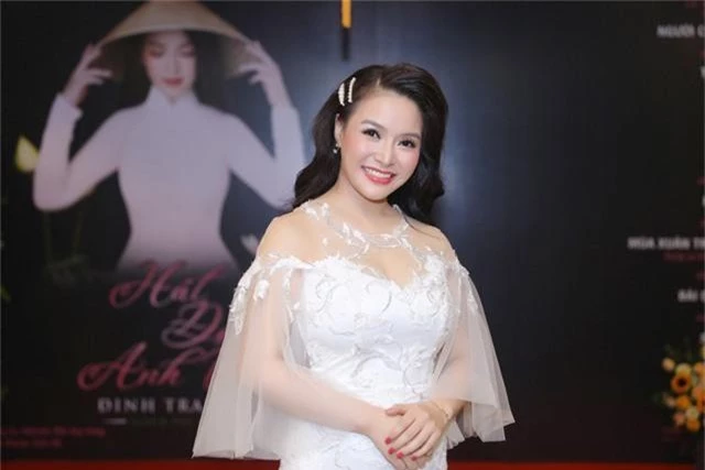 Sao mai Đinh Trang: Hát đợi anh về chở ước mơ 10 năm ca hát - Ảnh 2.