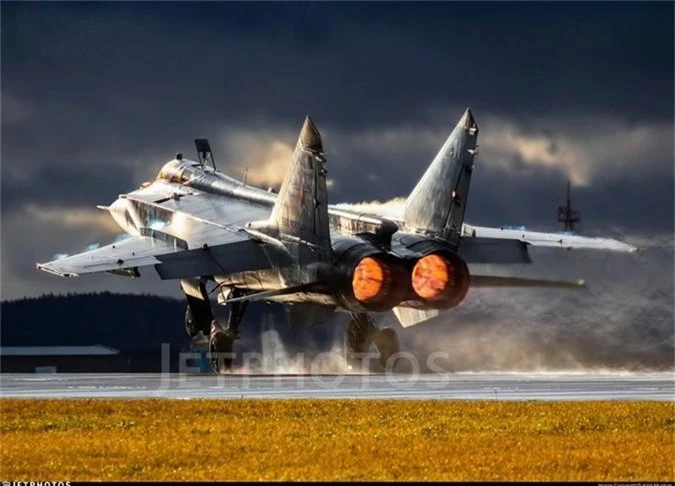 Vi sao MiG-31BM duoc coi la tiem kich danh chan vo dich toan cau?-Hinh-3