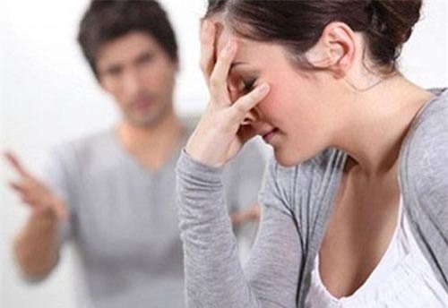 Vợ ôm hết tài sản nuôi nhân tình, chồng hành động lạ