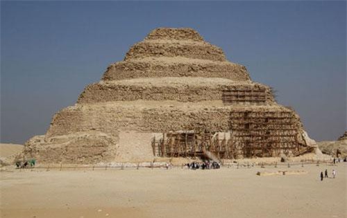 Phát hiện kỳ lạ "con đường đến thế giới bên kia" trong kim tự tháp cổ