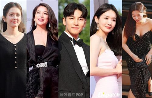 Thảm đỏ Seoul Drama Awards: Trương Ngọc Ánh - Anh Dũng tự tin, Ji Chang Wook quá phong độ, Jang Nara bị dàn mỹ nhân lấn át